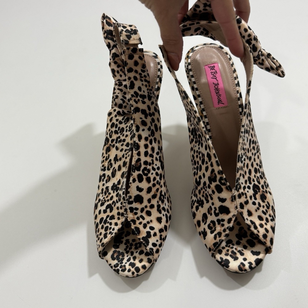 Betsey Johnson Irving Heels Leopard Animal Print Bow Red Stem Stiletto Sz 9 - Picture 3 of 12